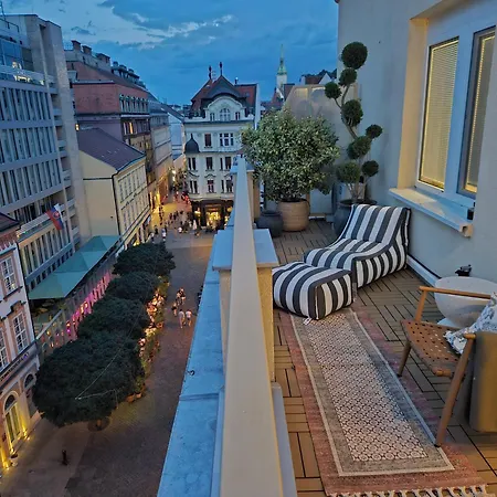 Terrace In Old Town - Castle & Cathedral View Apartamento *