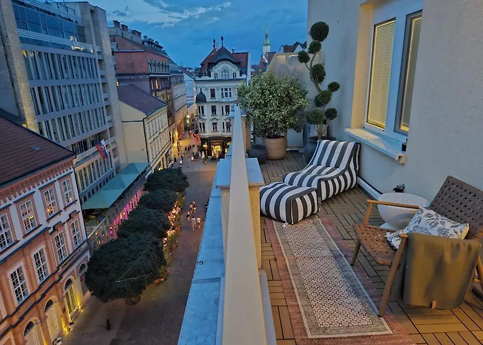 Terrace In Old Town - Castle & Cathedral View Appartement *