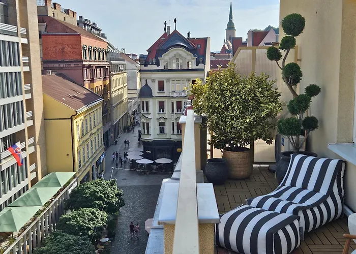 Terrace In Old Town - Castle & Cathedral View Apartment Pressburg