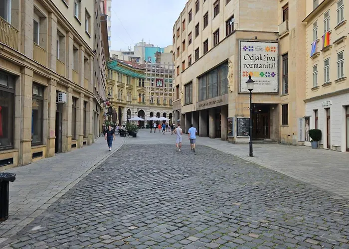 Terrace In Old Town - Castle & Cathedral View Apartment *