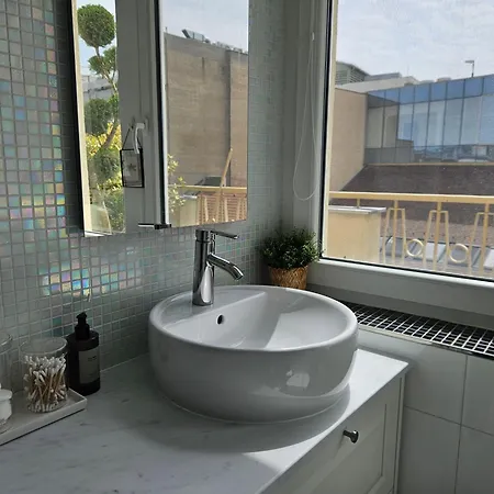 Terrace In Old Town - Castle & Cathedral View Братислава